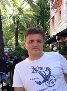 Читать далее о этой статье О ВЛИЯНИИ КОМНАТНЫХ ТАПОЧЕК НА ЛАНДШАФТ КИНОТЕАТРОВ. СОВЕТЫ БАЙКЕРА-ХИРУРГА.
