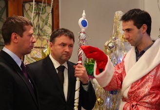 Вы сейчас просматриваете УИК-ЭНДЫ ЯНВАРЯ (№1-5): НОВОГОДНИЕ ПРАЗДНИКИ КАК ПОЛЕ БИТВЫ