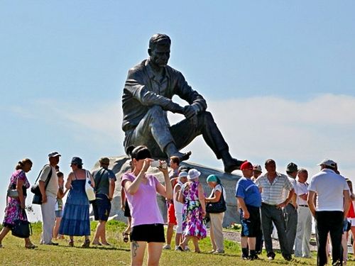 Открытие фестиваля у памятника Василию Шукшину shukshinfest
