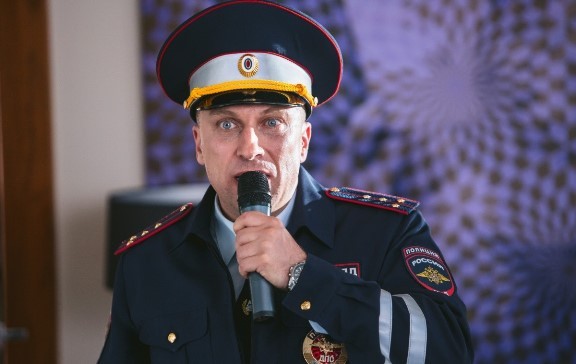 Подробнее о статье BAZELEVS НА 98-М КИНОРЫНКЕ: ПОЧЕМУ НЕ ПОЕМ, РЕБЯТА?