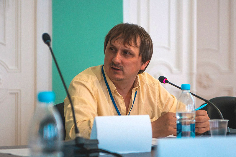 Вы сейчас просматриваете АЛЕКСАНДР КРУТОВ (РЕГИОН КИНО): «НАША ГЛАВНАЯ ПРОБЛЕМА – НЕВОЗМОЖНОСТЬ ПОПАСТЬ В РЕПЕРТУАР КРУПНЫХ КИНОТЕАТРОВ»