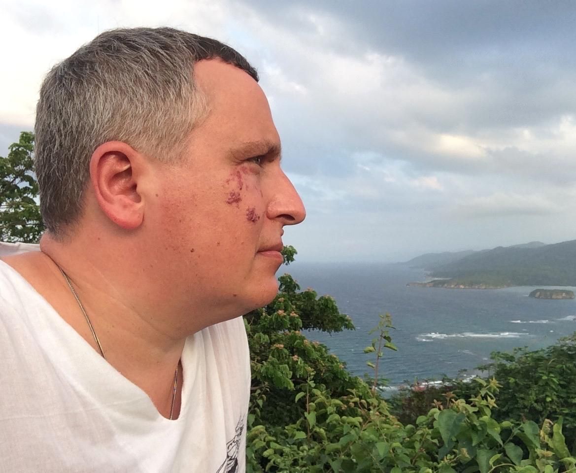 Вы сейчас просматриваете СЦЕНАРИСТ АЛЕКСЕЙ АЛЕШКОВСКИЙ ОБ ИДЕЕ «СПРАВЕДЛИВОГО ВОЗНАГРАЖДЕНИЯ»