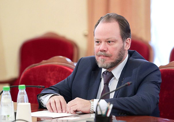Вы сейчас просматриваете КИНОТЕАТРЫ ДОЛЖНЫ БЫЛИ САМИ СПОСОБСТВОВАТЬ РАЗВИТИЮ КИНОИНДУСТРИИ